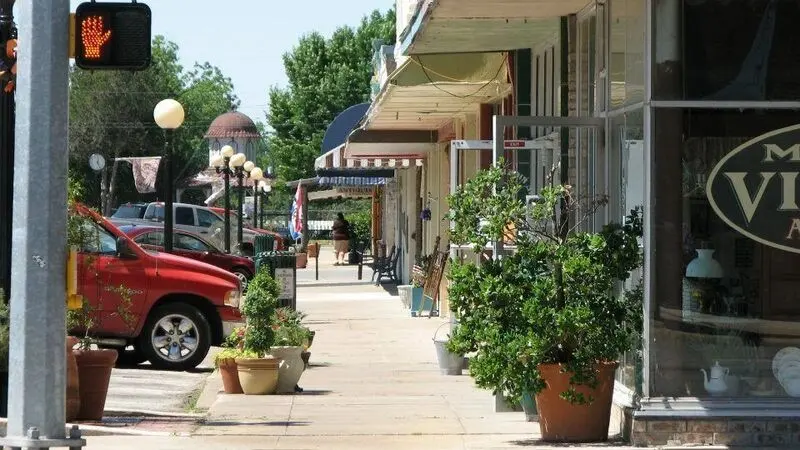 Image of downtown Smithville